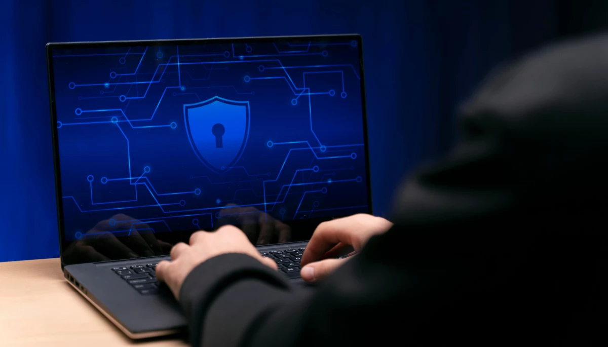 У Великій Британії вступив в силу закон, який зобов’язує онлайн-платформи боротися з незаконним контентом